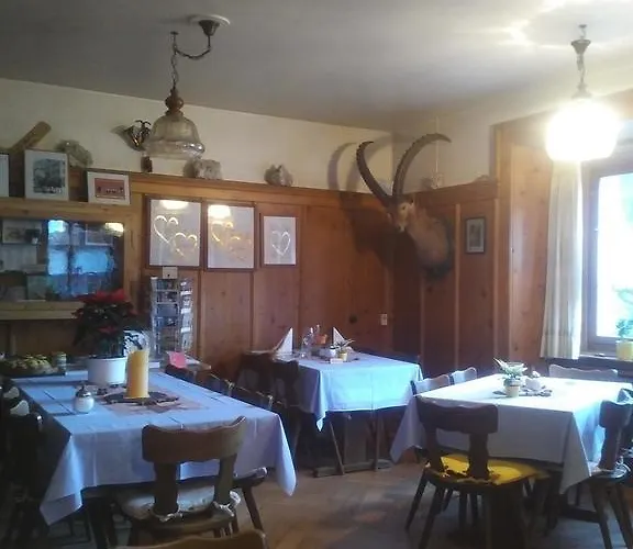 Отель Alte Post 2*